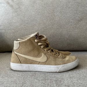 Nike Bruin HI High Tops, Tan Suede, Men’s 6/Women’s 7.5